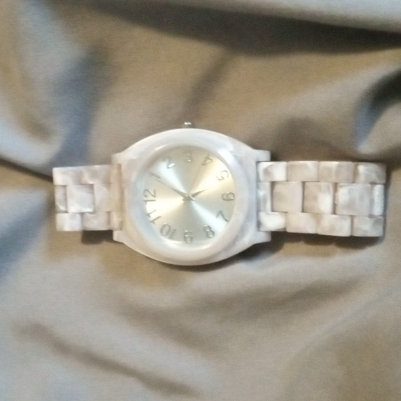 Watch - Picture 1 of 1